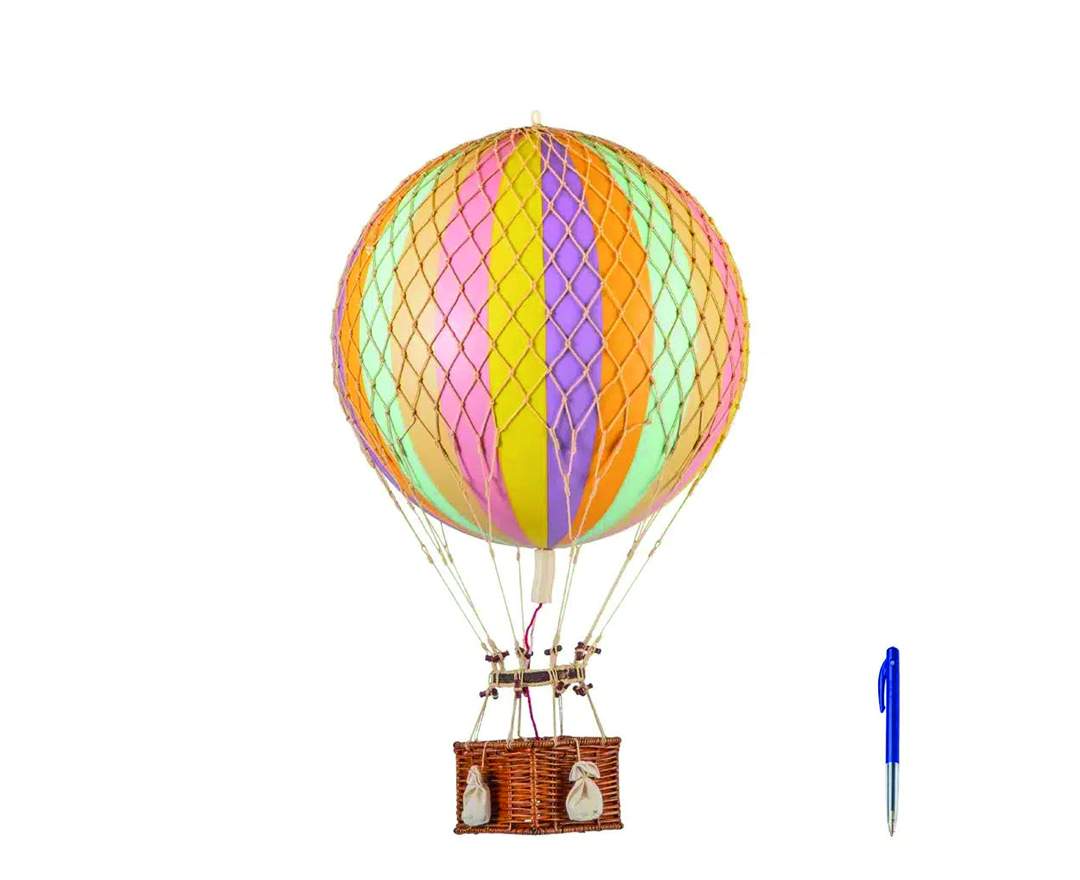 Balloon TRAVELS LIGHT