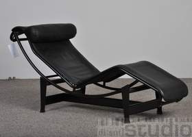 Cassina - Cassina LC 4 - Noire Liege