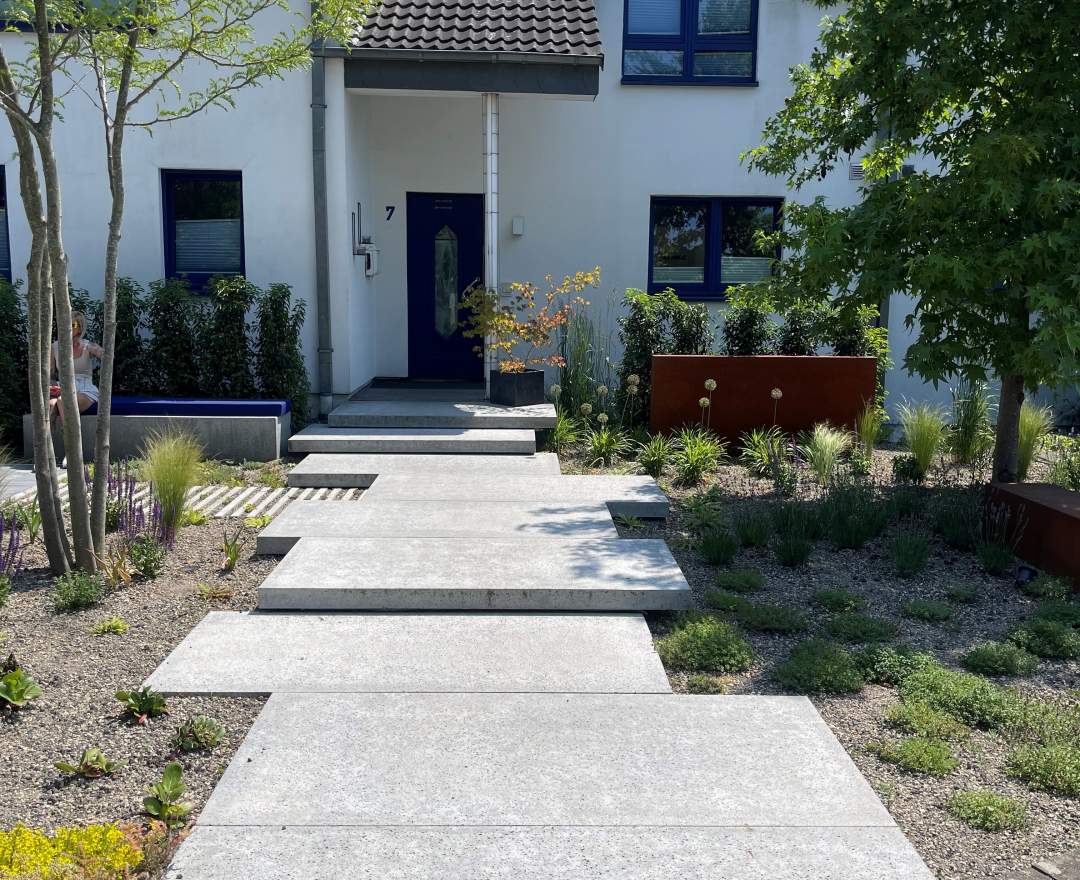 Gartengestaltung & Holzmanufaktur Porten - Individuelles Vorgarten- & Einfahrtskonzept