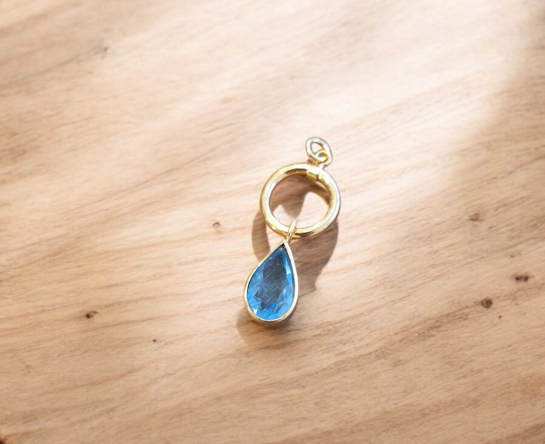 Goldschmiede Goldstück Aquamarinedelstein Anhänger