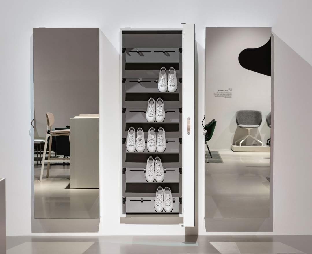 Kristalia - Kristalia BoxOne Footbox – Wandhängender Schuhschrank mit Spiegelfront