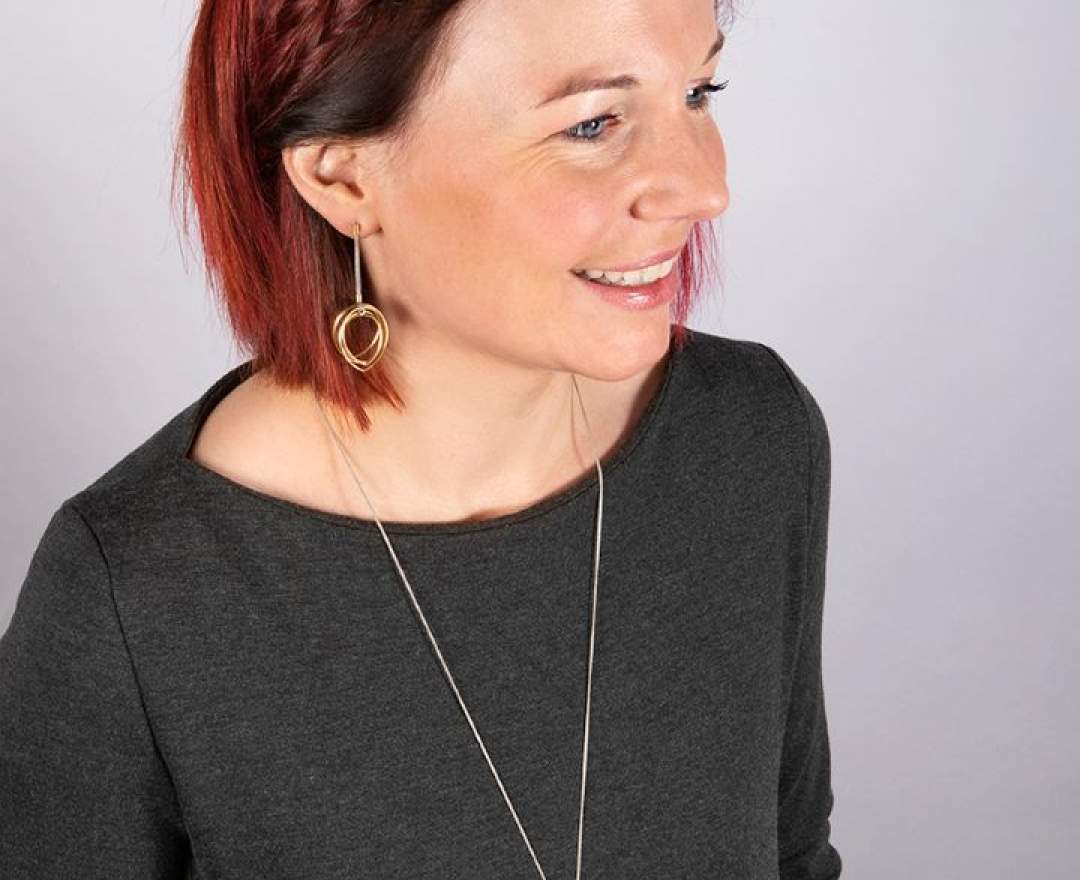 Jutta Ulland - Schwebende Linien