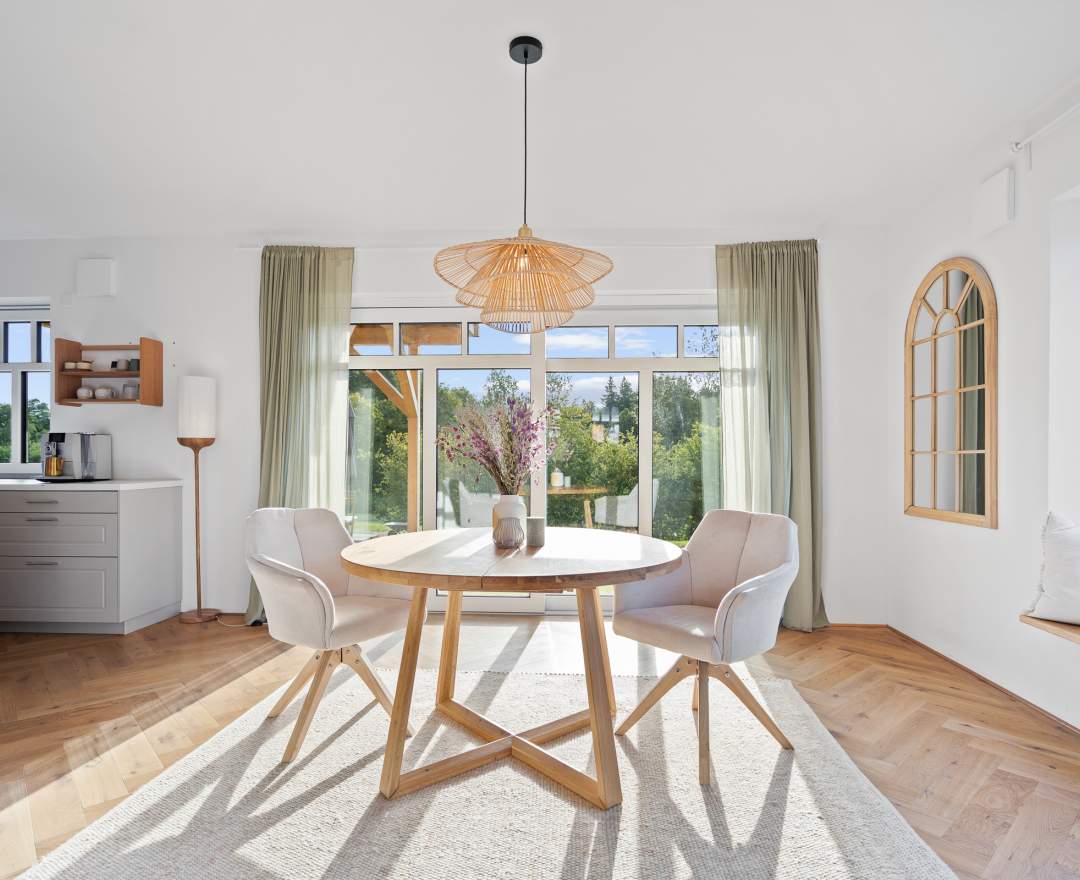 Junker&Partner Traumhaftes Einfamilienhaus in Pahlen - Exklusive Architektur trifft idyllische Lage