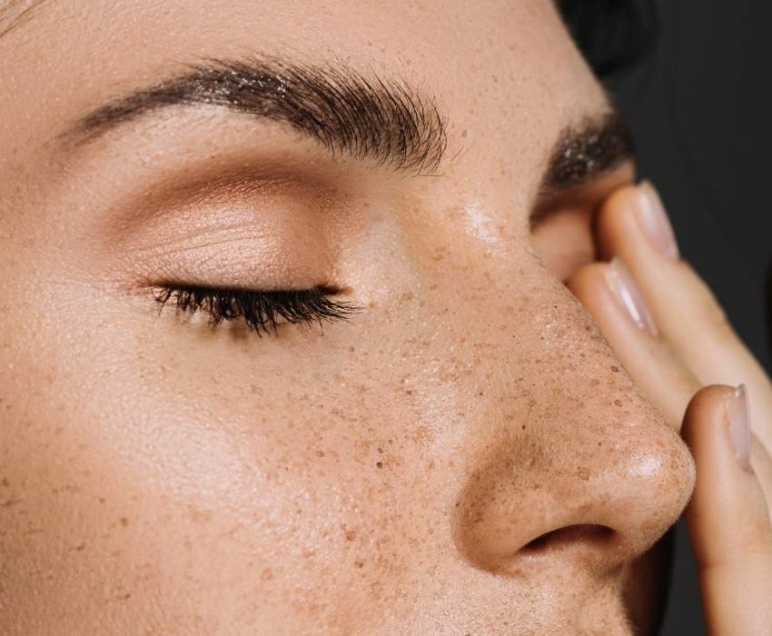 Swiss Derma Clinic Augenlidstraffung ohne OP