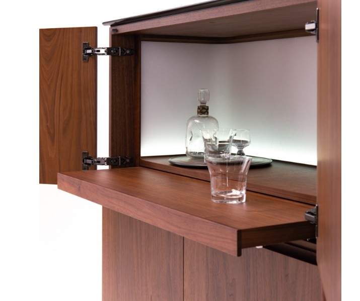 CondeHouse - TEN High Board Bar