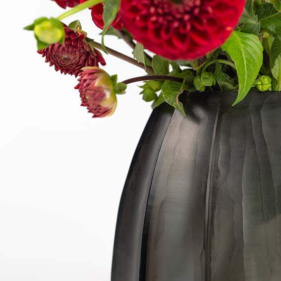 Koonam Vasen und Teelichthalter indigo/smokegrey - Vase S
