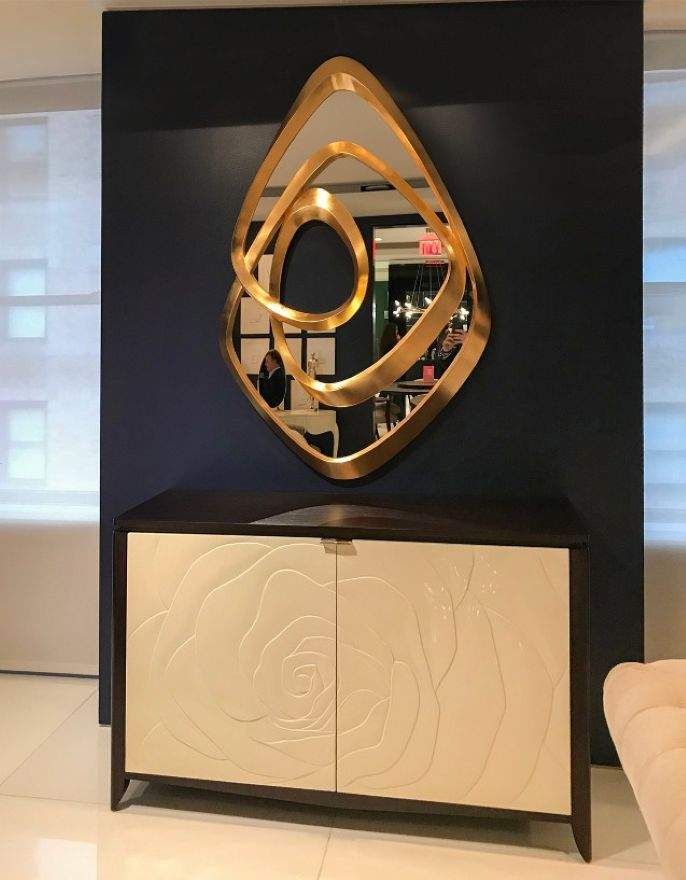 Christopher Guy Sideboard Schrank Kommode CAMELIA BAS handgeschnitzt