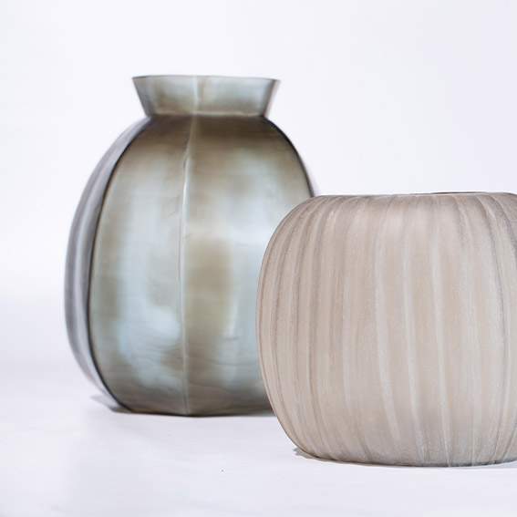 Manakara Vasen und Teelichthalter smokegrey - Vase rund