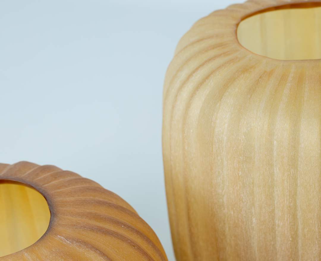 Manakara Vasen und Teelichthalter gold - Vase rund