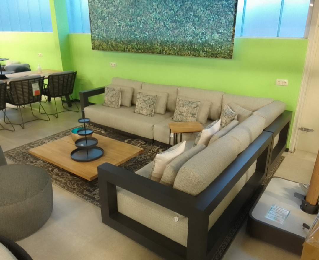 4 Seasons Outdoor - 4 Seasons Outdoor Lounge Metropolitan