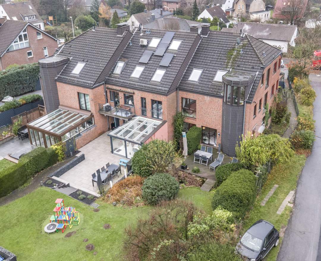 KENSINGTON Naturnahes Familienglück in Speldorf – Lichtdurchflutetes Reihenendhaus mit Wellness-Garten