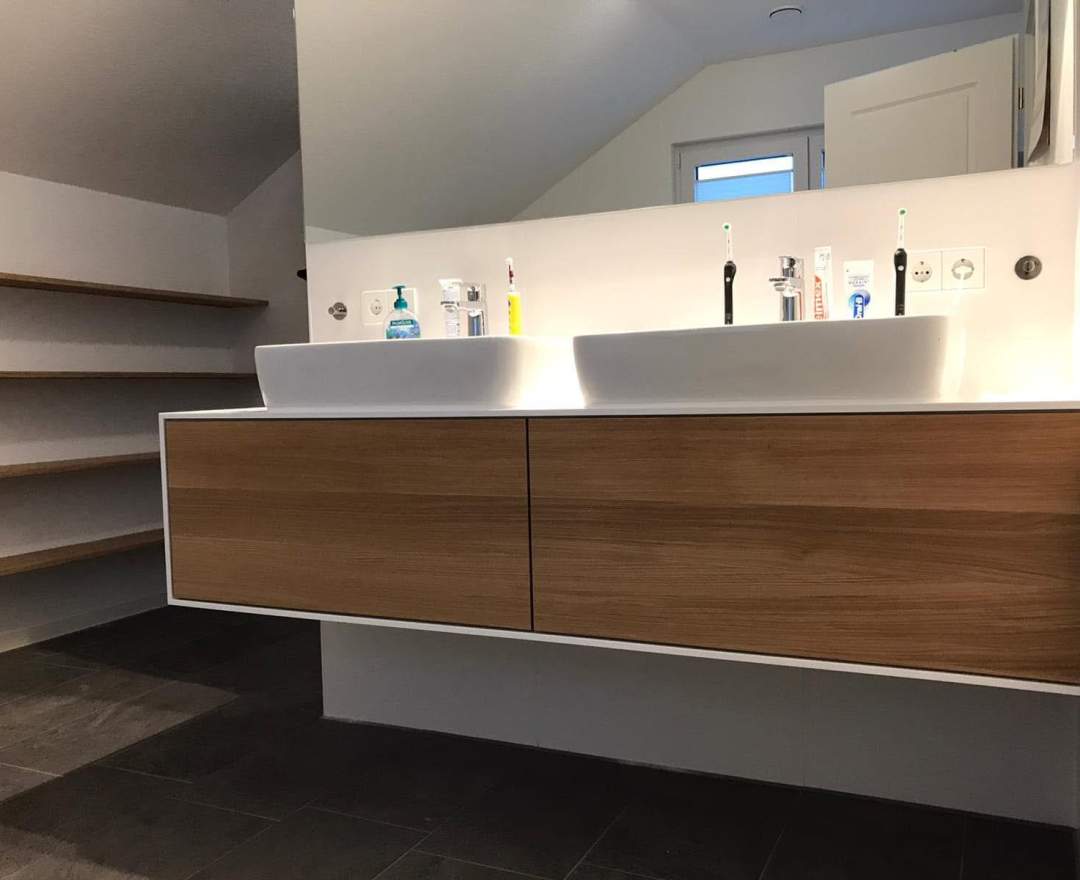 Holz und formen Huber Badzimmermöbel