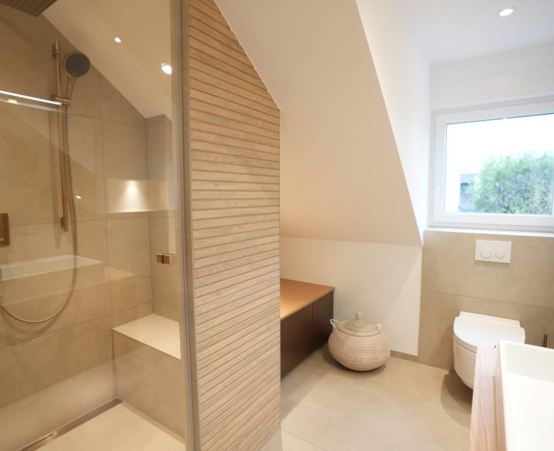 Bagno Badstudio Bad mit Dachschräge