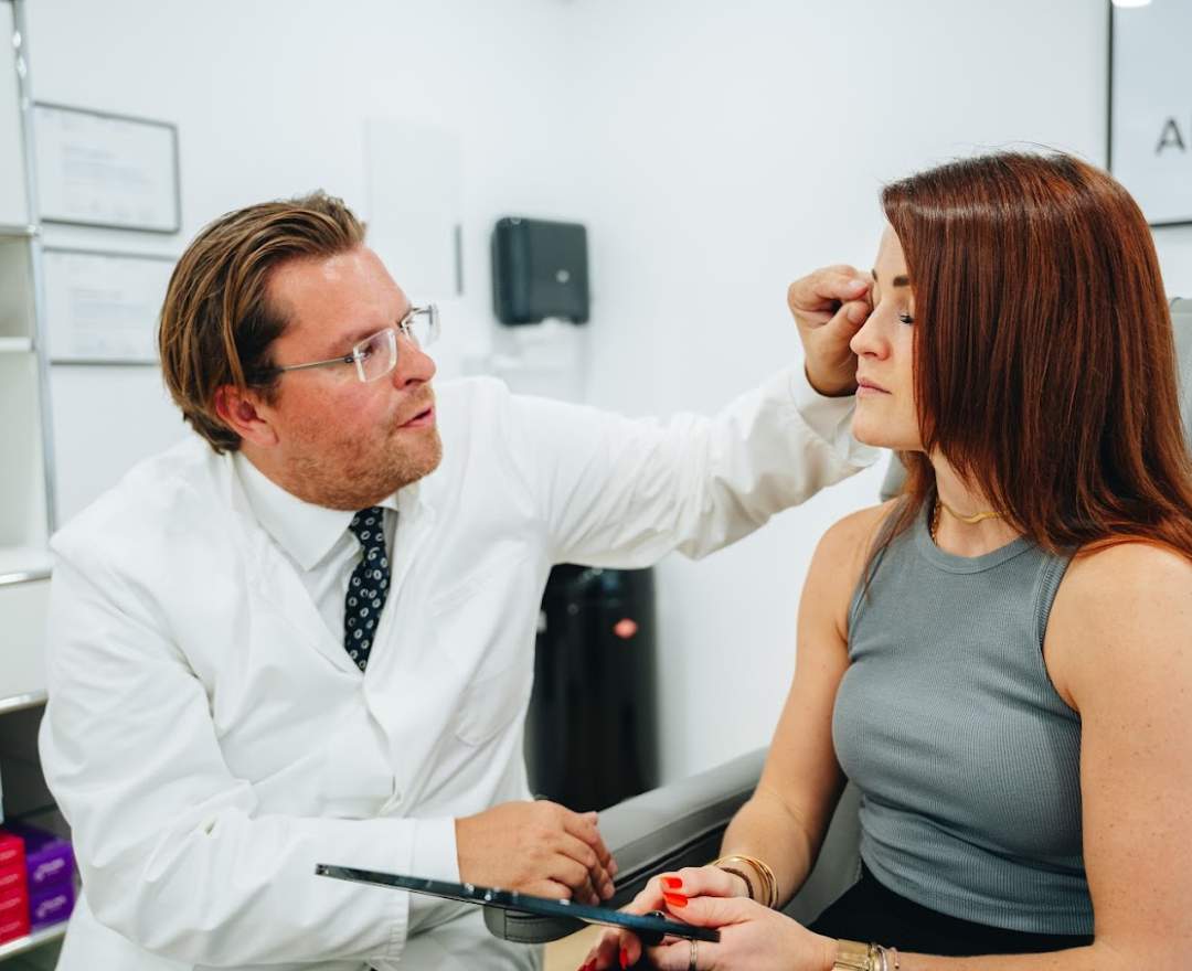 Clear Vision Cologne - Lidstraffung in Köln bei Prof. Dr. Dr. Heindl