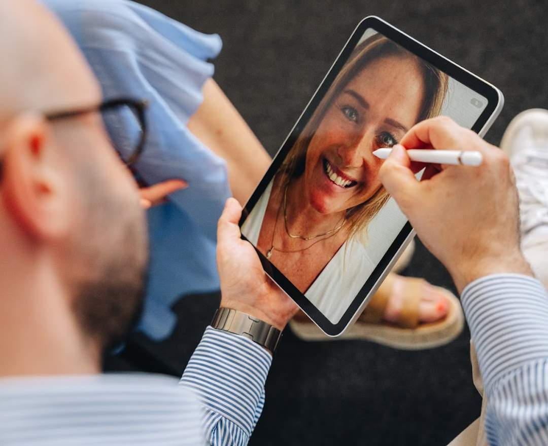 Clear Vision Cologne - Lidstraffung in Köln bei Prof. Dr. Dr. Heindl