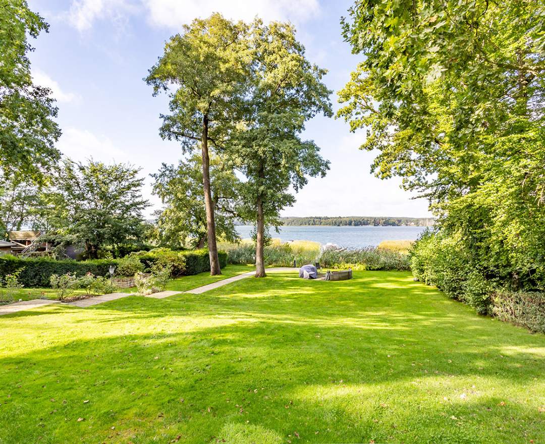 BSK Immobilien GmbH - Exklusiv: Imposante Schlossvilla mit Wasserlage am Scharmützelsee