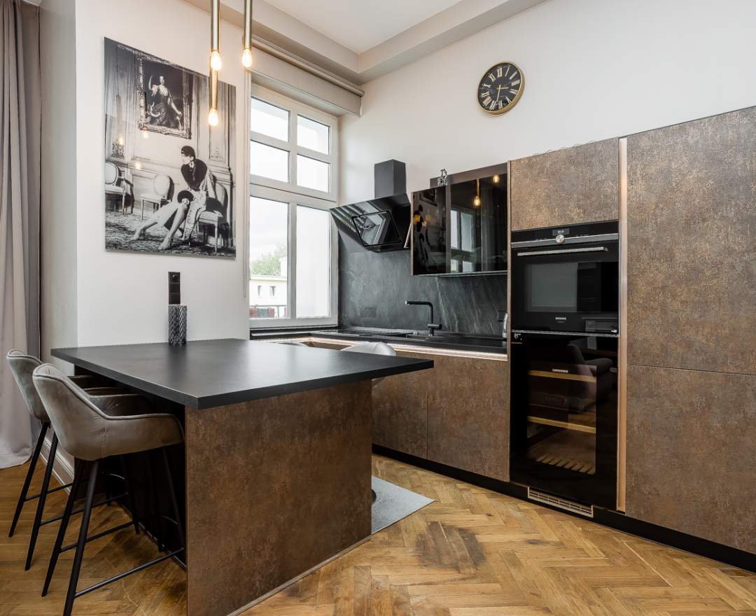 BSK Immobilien GmbH - Altbaucharme trifft Luxusausstattung - Apartment im Güntzelkiez