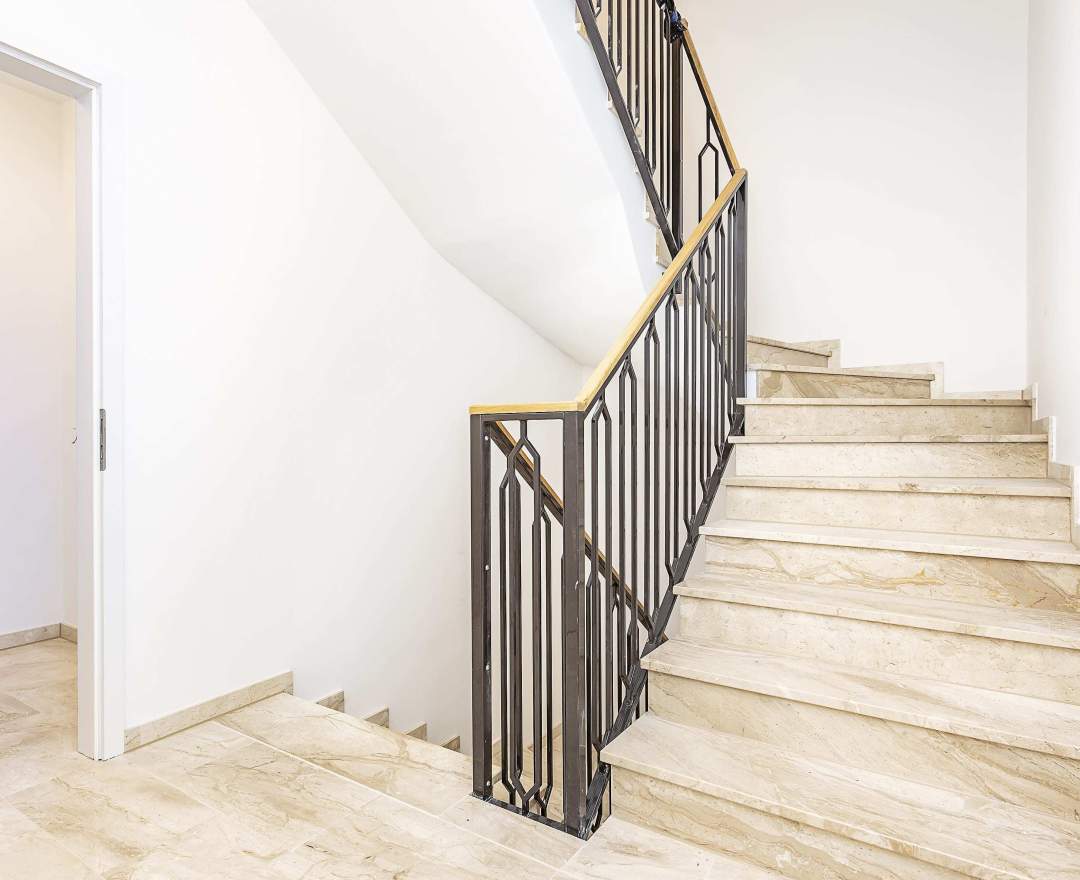 BSK Immobilien GmbH - Dachgeschosswohnung mit Aufdachterrasse in Friedrichshain!