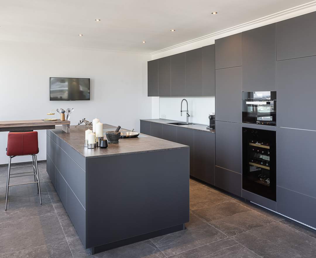 Schmidt Immobilien - Inspirierende Luxuswohnung im Herzen des Gerling-Quartiers.