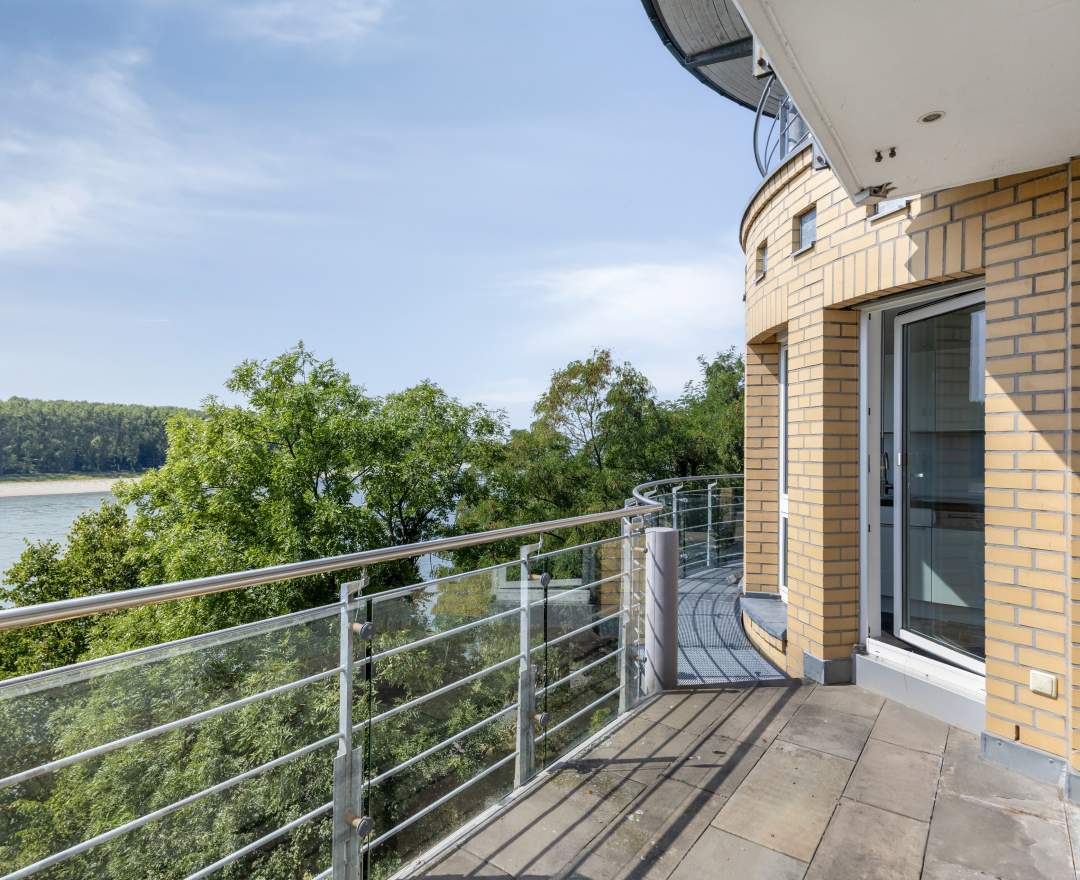 Schmidt Immobilien - Erstklassige Rheinlage mit Weitblick.