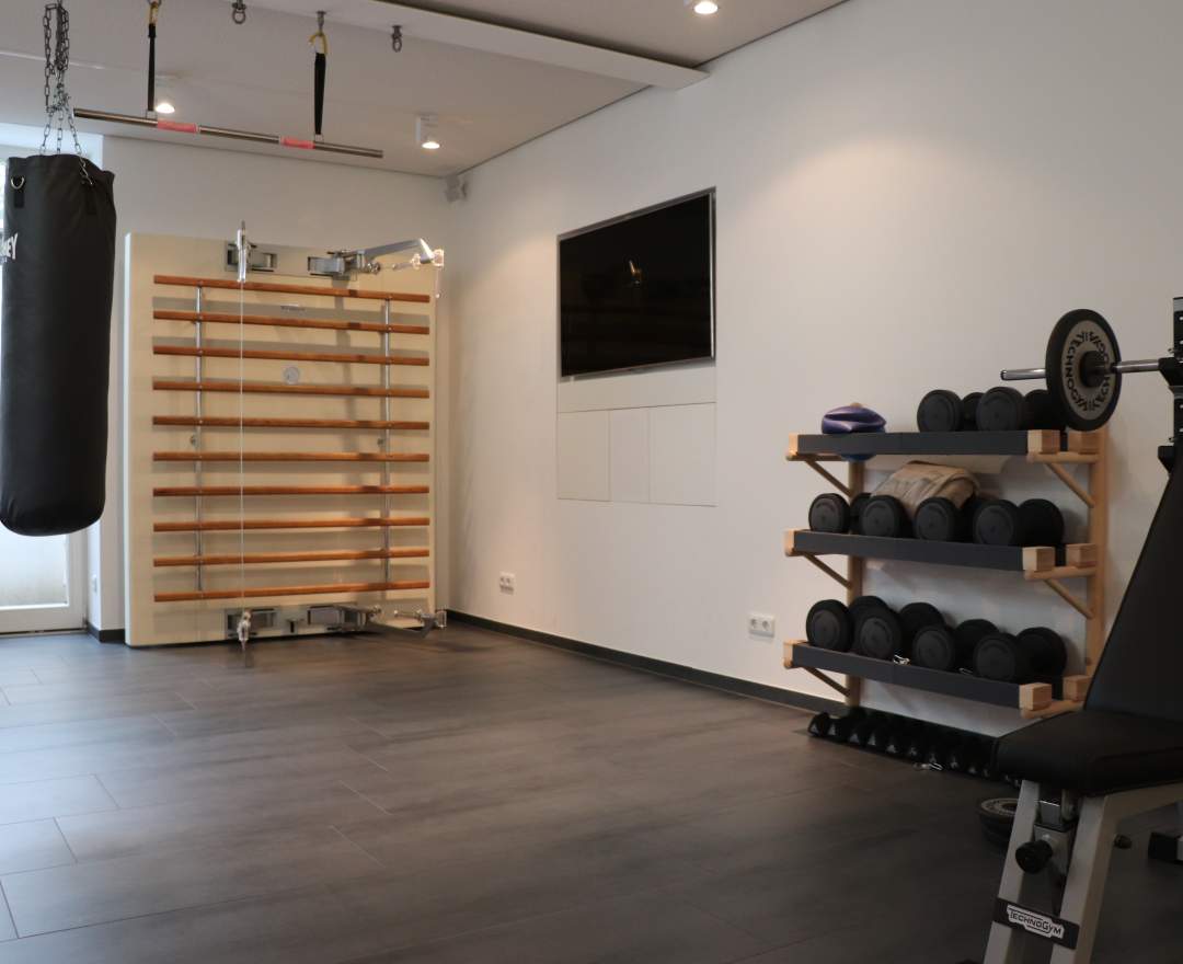 Schmidt Immobilien - Vielseitige Stadtvilla mit Pool und Garten.