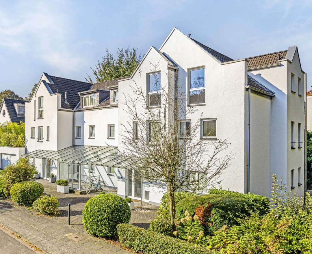 Schmidt Immobilien Lichtdurchflutete Immobilie in Köln Junkersdorf.