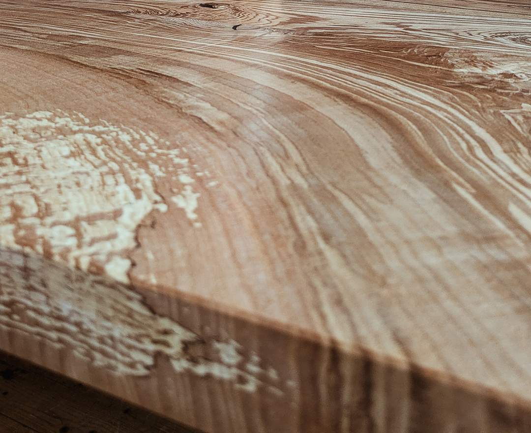 liebwerk - Baumkantentisch aus Esche