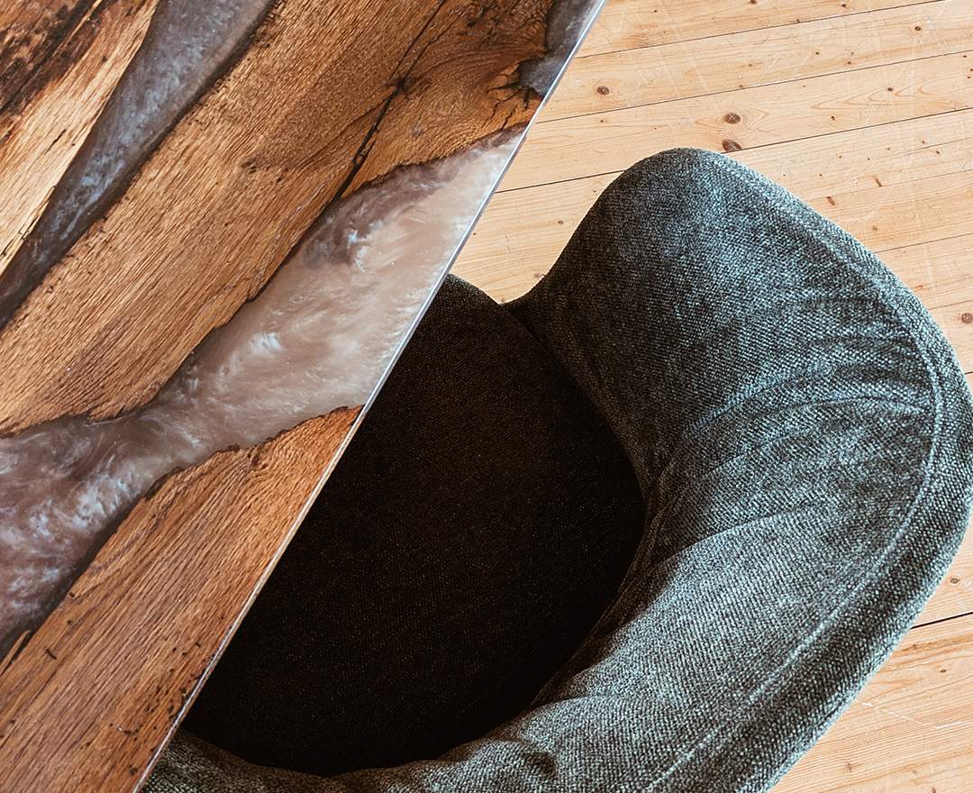 liebwerk - Tisch mit Epoxidharz