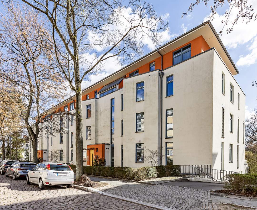 BSK Immobilien GmbH - Vermietete Erdgeschosswohnung mit Terrasse am Hohenzollerndamm