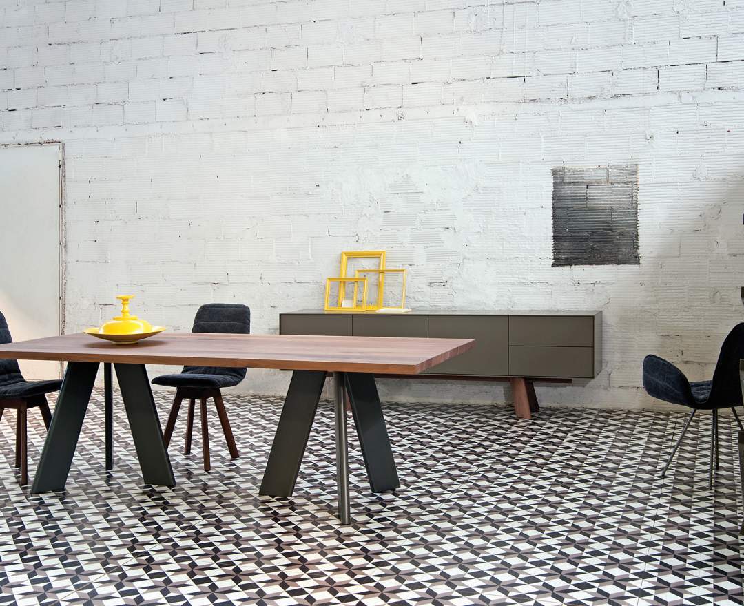 AL2 - Al B 012 Stuhl – Luxuriöser Designer-Polsterstuhl mit massivem Echtholzgestell