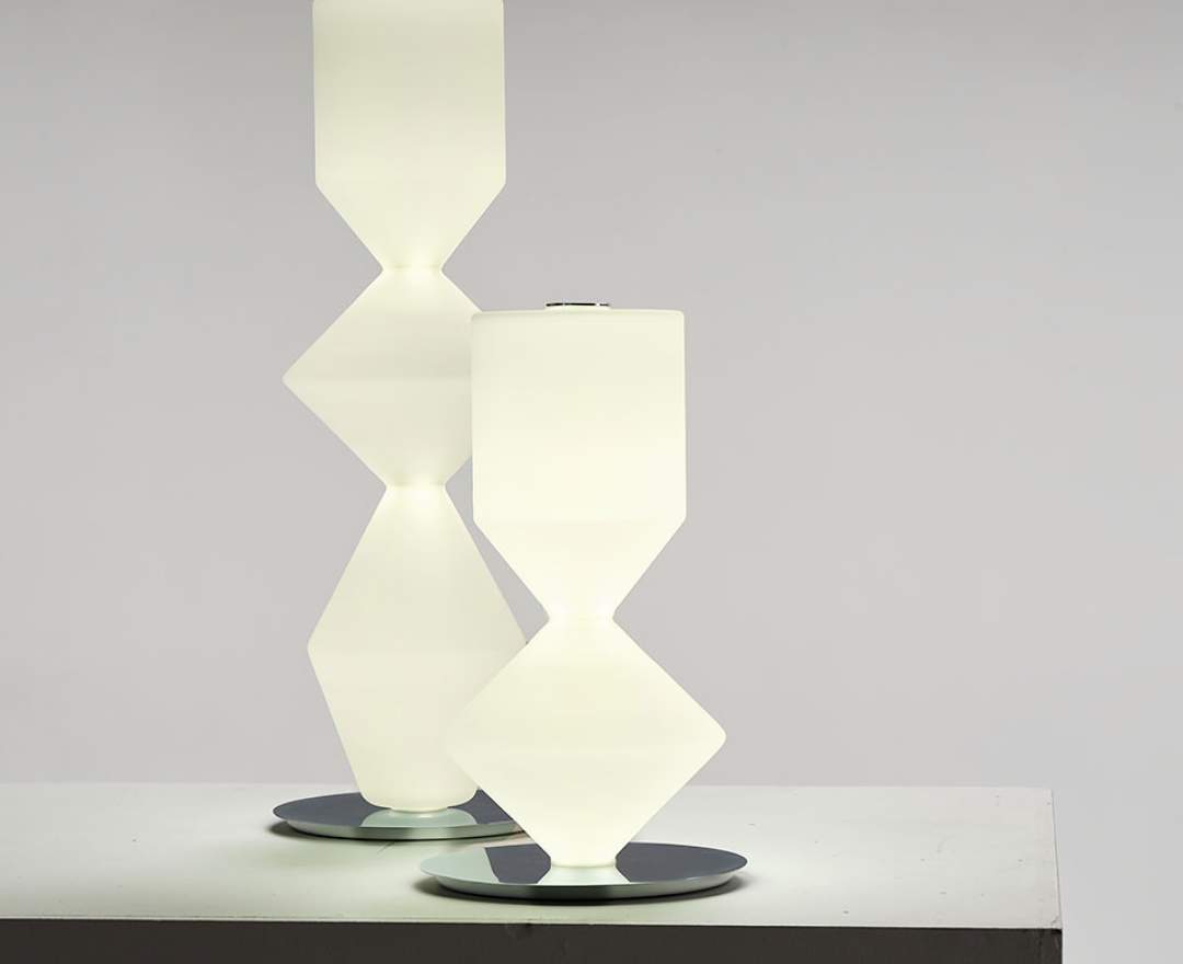 Mogg - Stehlampe Costantina Opal – Skulpturale Luxus-Leuchte mit opalem Glasdiffusor für stimmungsvolles Ambiente