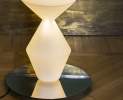 Mogg - Stehlampe Costantina Opal – Skulpturale Luxus-Leuchte mit opalem Glasdiffusor für stimmungsvolles Ambiente Thumbnail