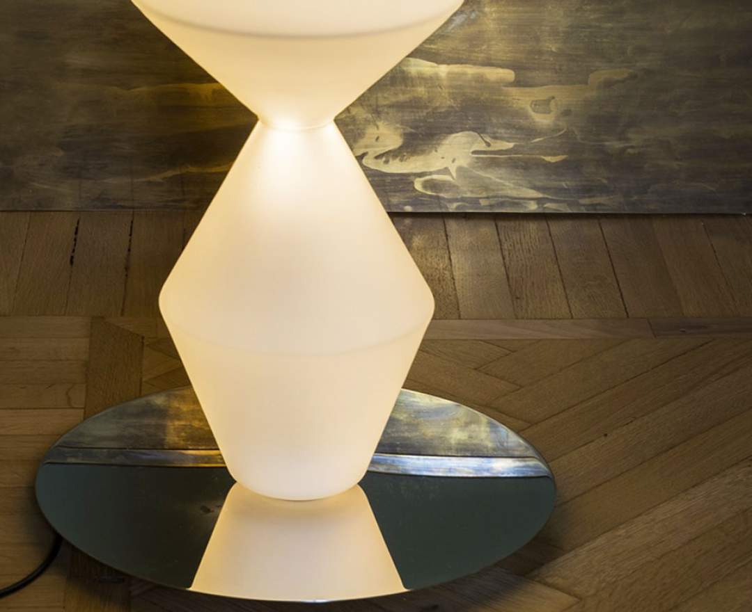 Mogg - Stehlampe Costantina Opal – Skulpturale Luxus-Leuchte mit opalem Glasdiffusor für stimmungsvolles Ambiente