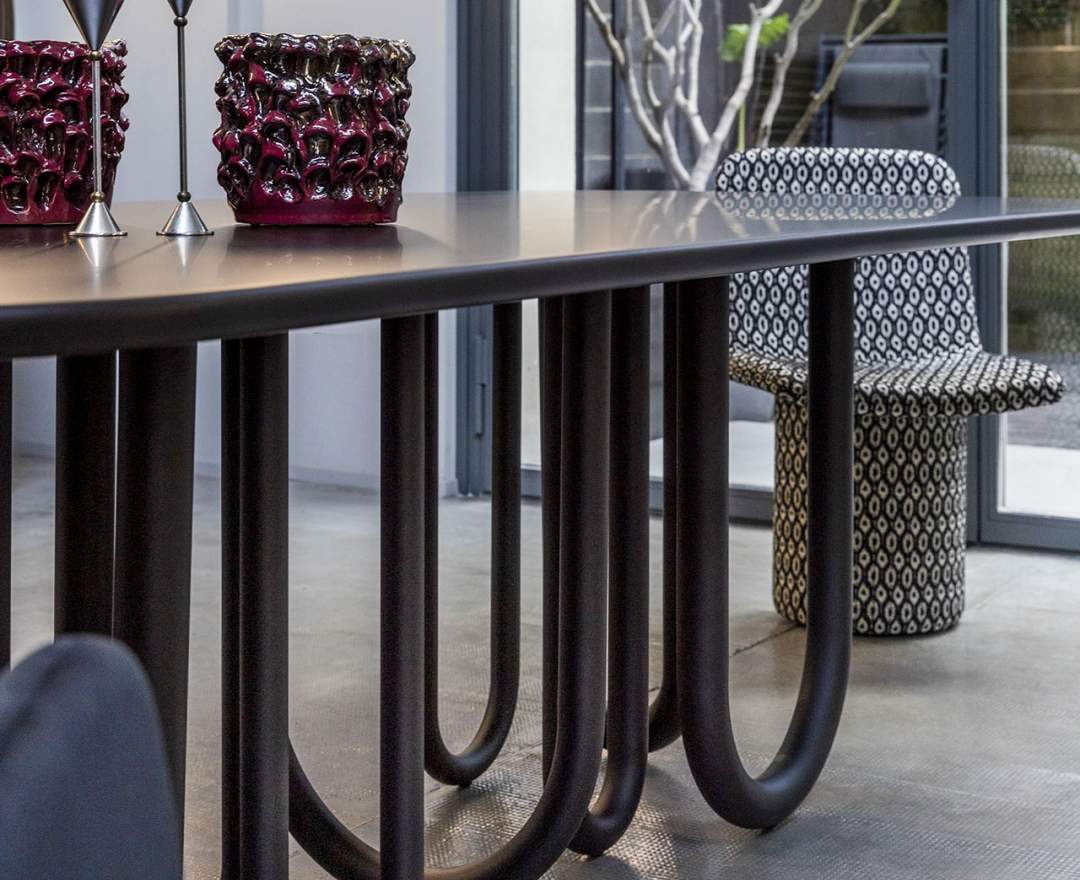 Mogg - Esstisch Medusa – Skulpturaler Luxus-Designertisch mit organisch geschwungener Basis