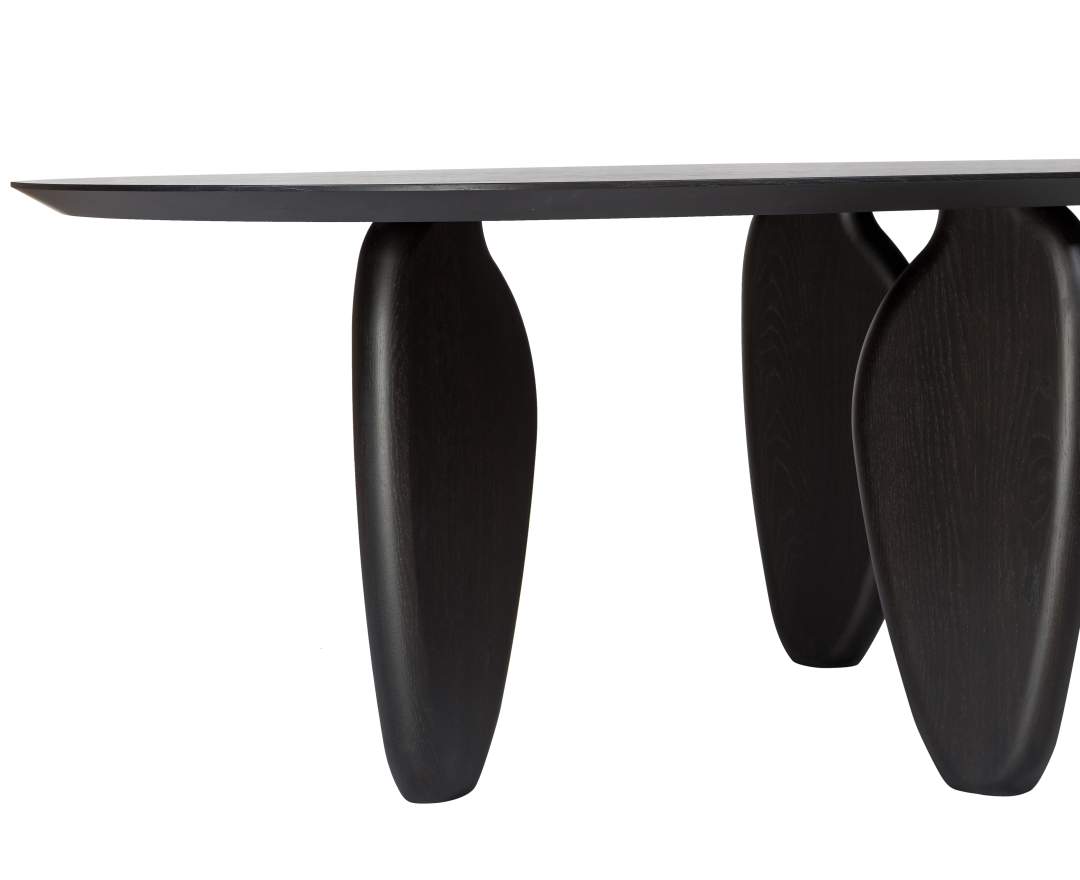 AL2 - Echo C-001 Esstisch – Luxuriöser Designertisch mit rhythmischer Eleganz und architektonischer Symmetrie