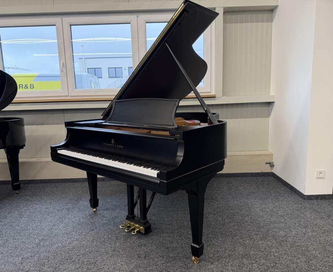 Steinway & Sons - Steinway & Sons Flügel, Modell M-170, matt schwarz