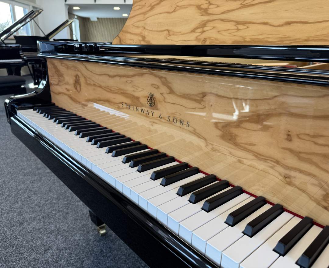 Steinway & Sons - Steinway & Sons Flügel, Modell O-180, Olive Einlagen