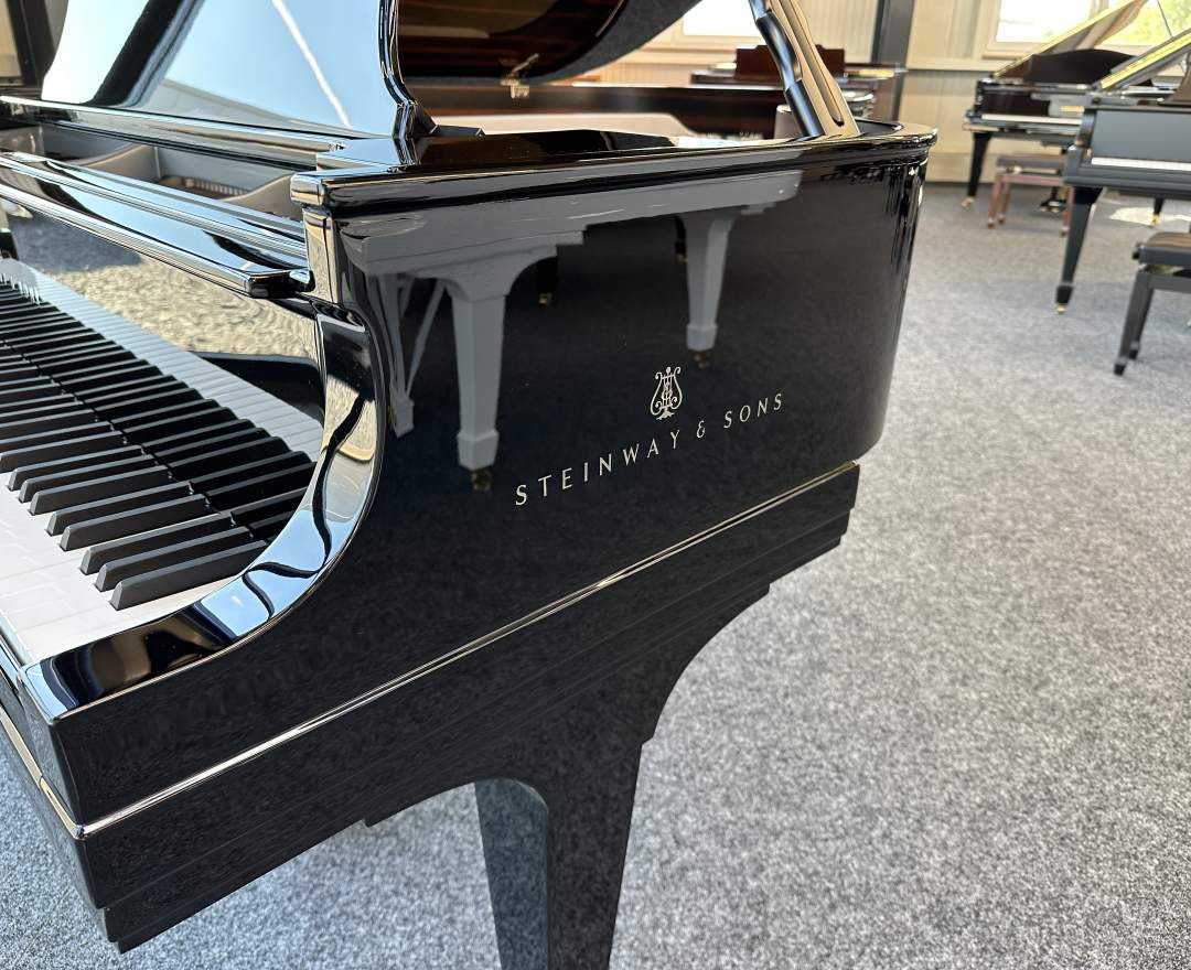 Steinway & Sons - Steinway & Sons Flügel, Modell O-180, Onyx Edition