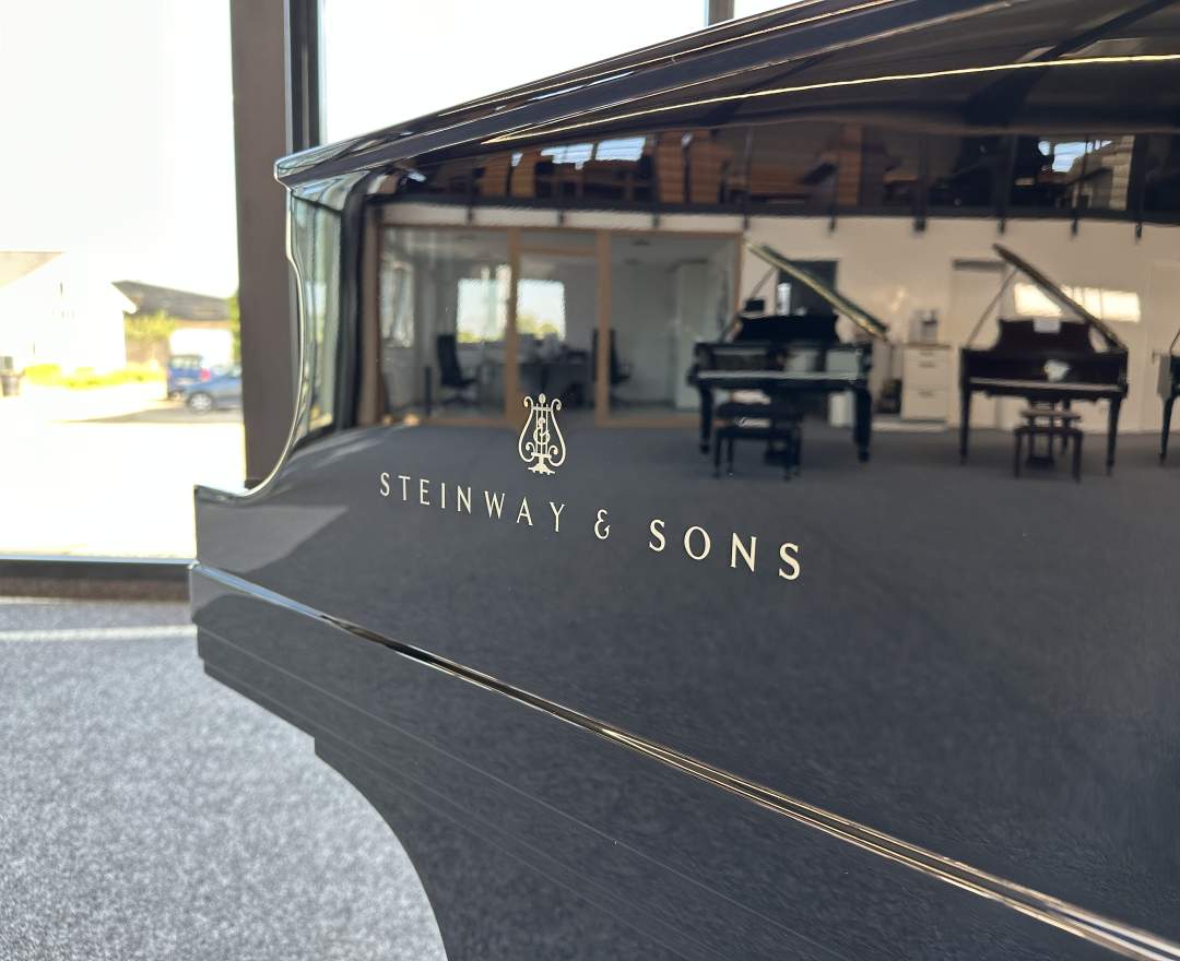 Steinway & Sons - Steinway & Sons Flügel, Modell O-180, Onyx Edition
