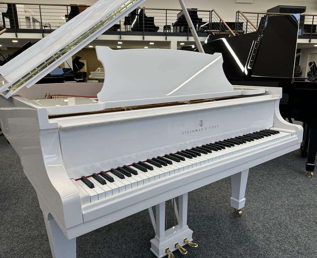 Steinway & Sons - Steinway & Sons Flügel, Modell O-180, weiß poliert