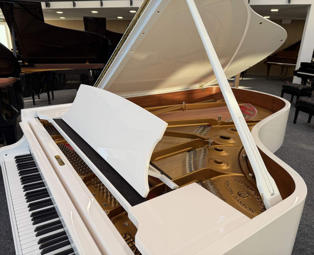 Steinway & Sons - Steinway & Sons Flügel, Modell B-211, weiß poliert