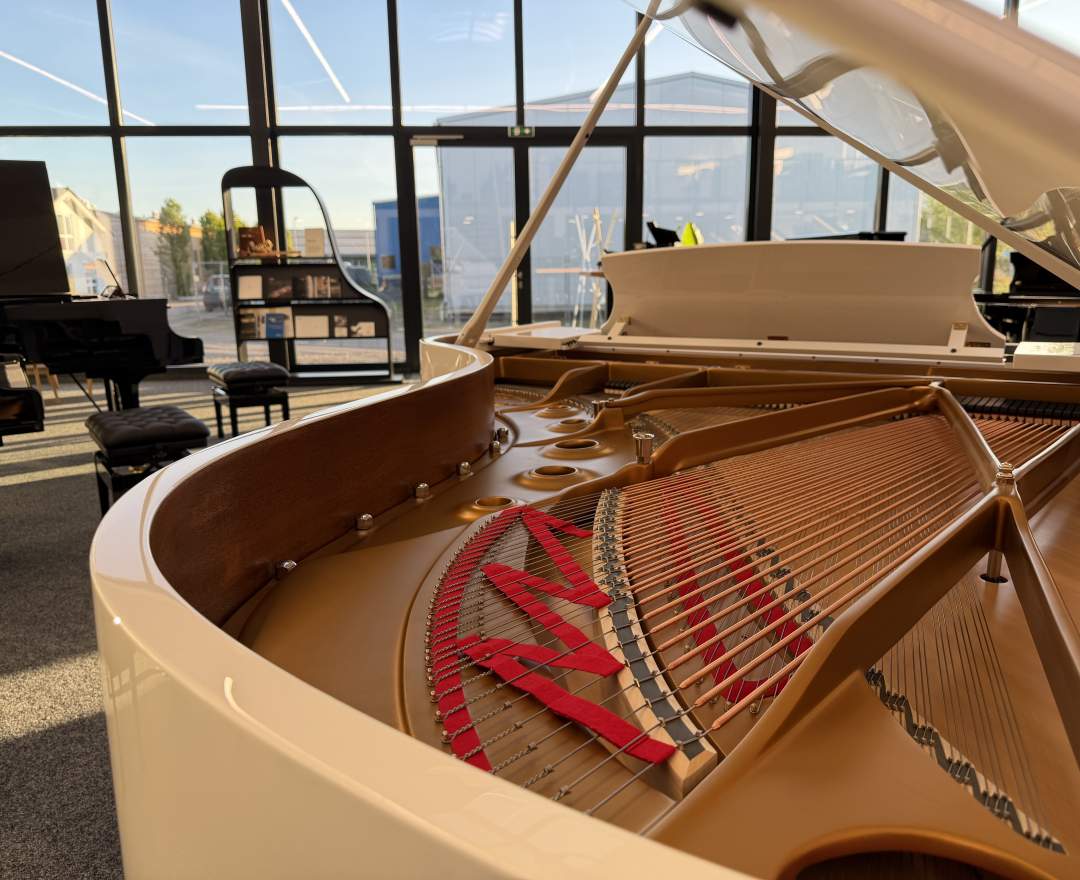 Steinway & Sons - Steinway & Sons Flügel, Modell B-211, weiß poliert