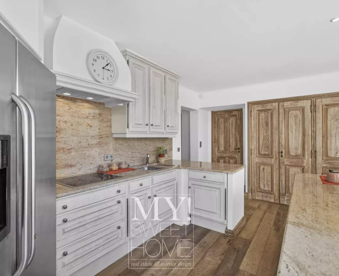 REF. 87083566 - Saint-Tropez | Elegante Altstadtwohnung mit Terrasse im Herzen der Vieille Ville