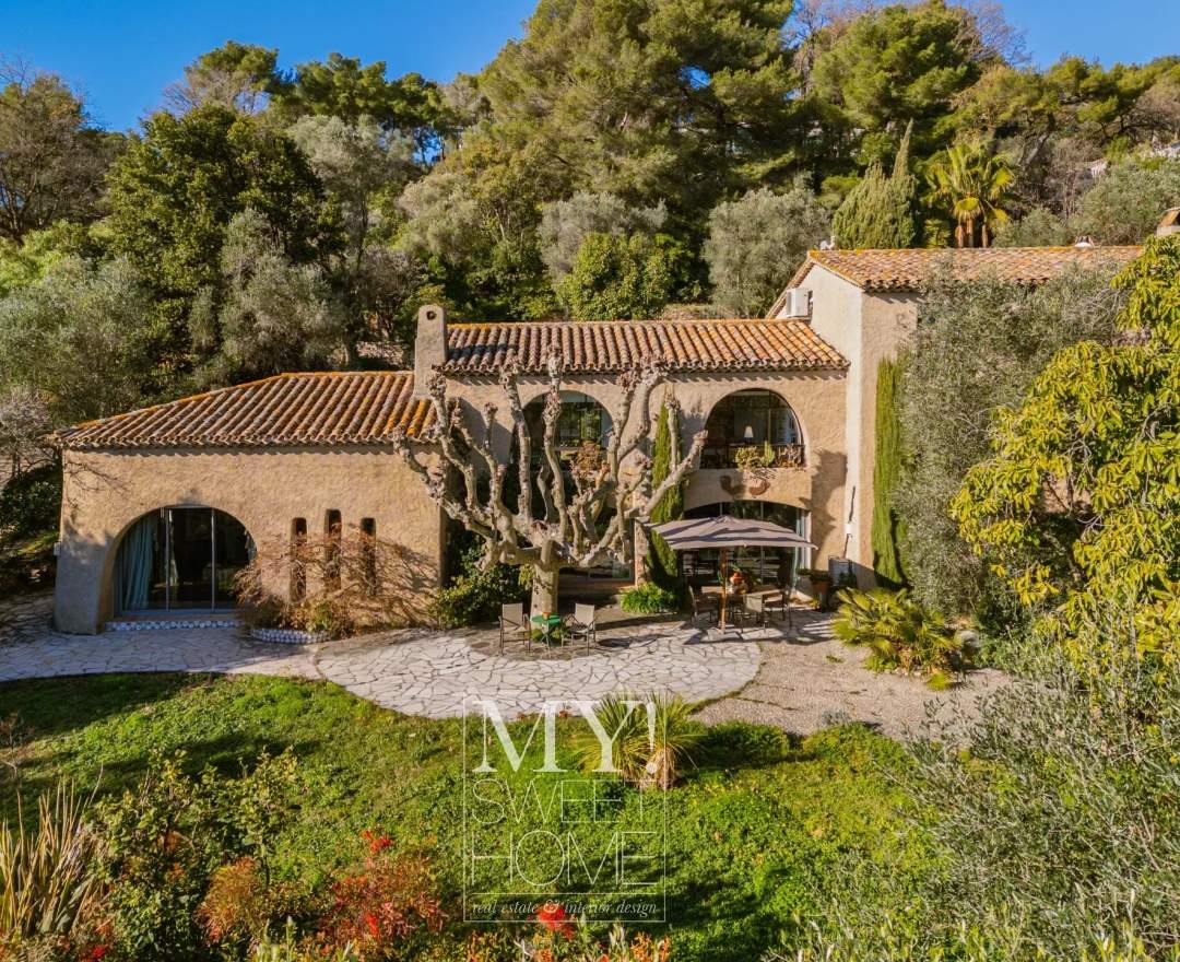 REF. 86968121 Mougins | Exklusives Anwesen mit Panoramablick | 6.903 m² Parkgrundstück | Swimmingpool
