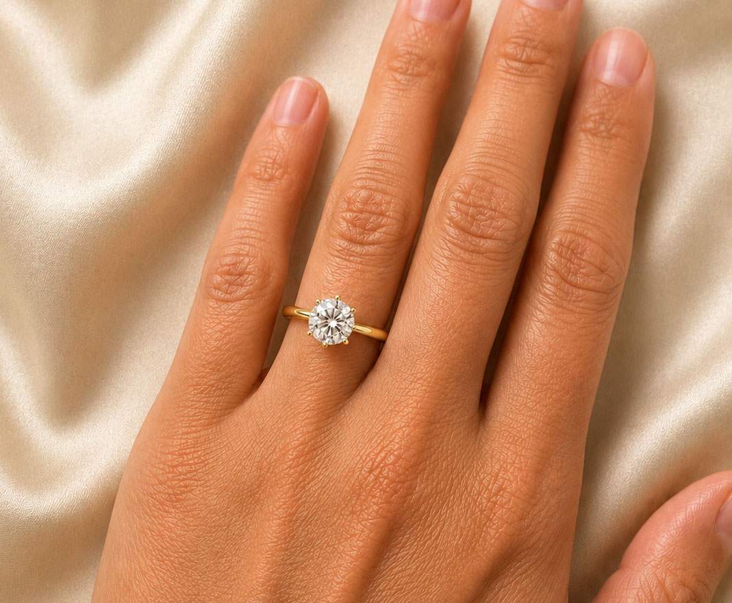Goldschmiedeatelier Fütterer - Verlobungsring Iris mit Brillant - handgefertigter Solitärring