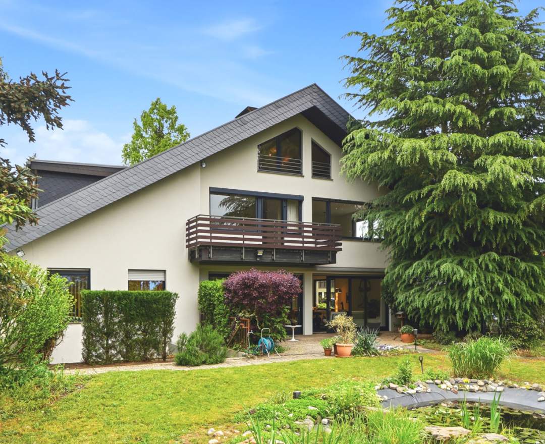 Schöpf & Co. Immobilien GmbH VERKAUFT - Großzügiges Mehrgenerationenhaus in gefragter Wohnlage von Bonn-Gronau