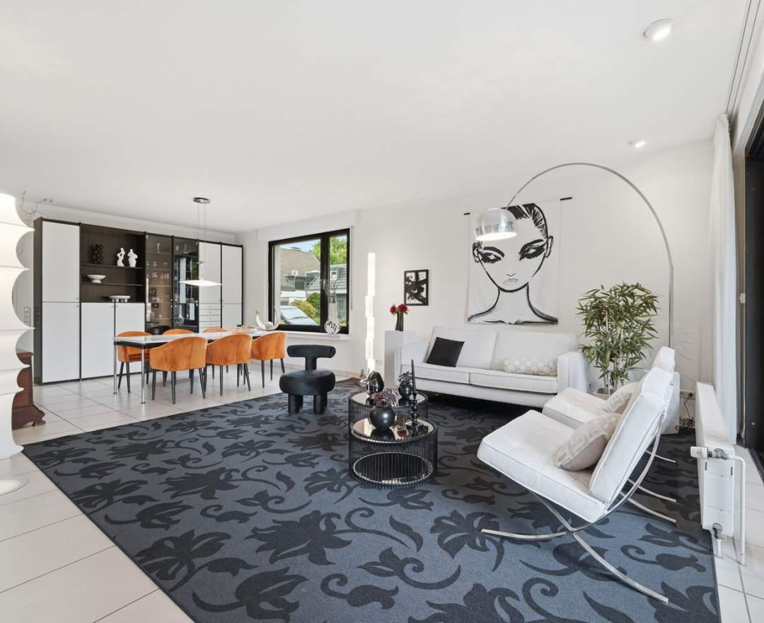 Schöpf & Co. Immobilien GmbH - VERKAUFT - Großzügiges Mehrgenerationenhaus in gefragter Wohnlage von Bonn-Gronau