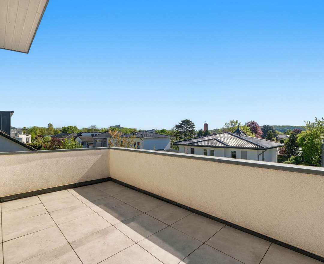 Schöpf & Co. Immobilien GmbH - VERKAUFT - Großzügige und moderne Doppelhaushälfte in ruhiger und beliebter Lage direkt an der Rheinaue