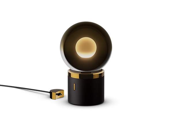 Occhio Luna Pura gold + charging puck Akku-Tischleuchte für stilvolle Wohnräume