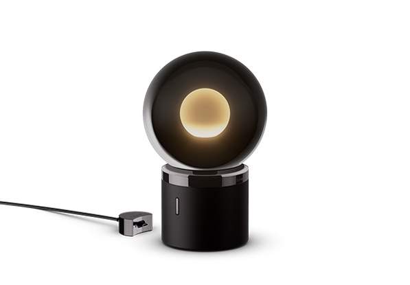 Occhio Luna Pura dark chrome + charging puck Akku-Tischleuchte für stilvolle Wohnräume
